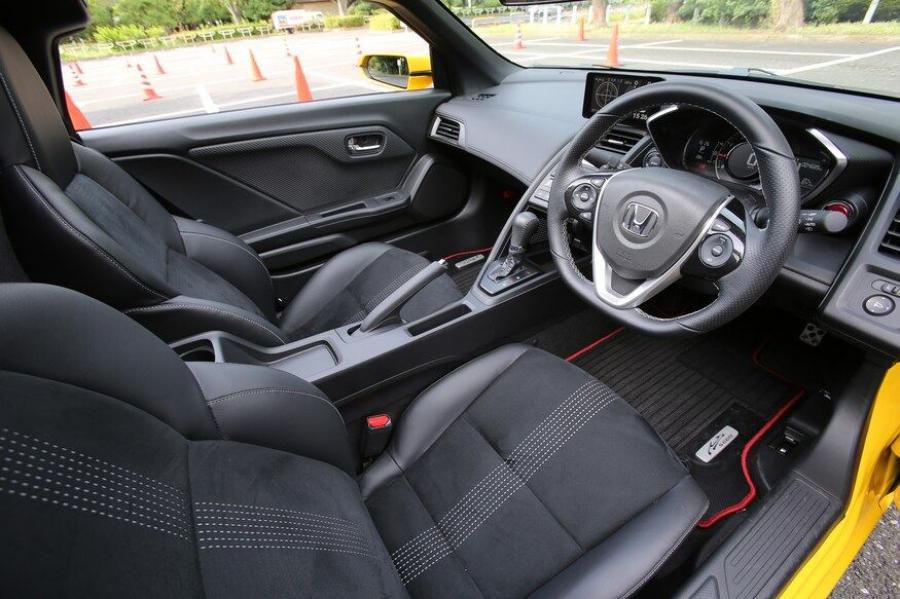 Интерьер Honda S660 2015 года  (JP) (фото 22 из 29)